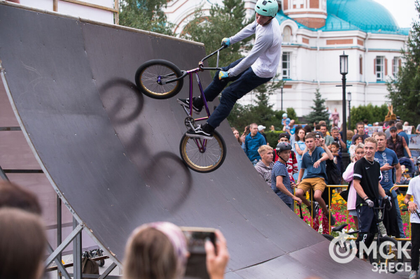 От йоги до драки: смотрим, как в Омске прошёл третий "Штормfest"