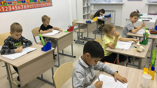 
									«Ставка 9 тысяч, приходите работать»: почему в Омске не могут набрать учителей?  