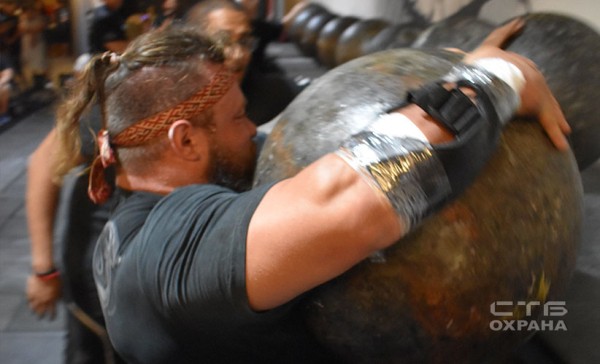 
									Омский богатырь взял бронзу престижного турнира в Дубае   [ФОТО]  