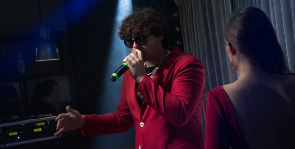 "В моём дворе все были рэперами". Интервью с омским музыкантом Александром Мединцевым