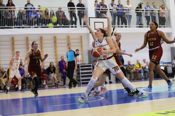 
									«Нефтяник» одержал сенсационную победу на глазах у Буркова   [ФОТО]  