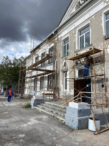 
									После губернаторского нагоняя Дернова сама оценила ремонт еще в одной школе   [ФОТО]  