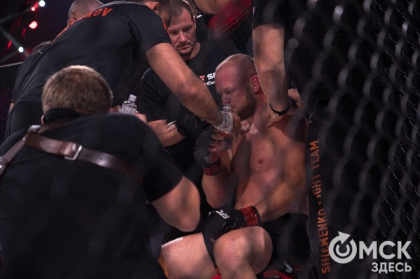 Александр Шлеменко не сумел победить в родном городе Александр Шлеменко не сумел победить в родном городе