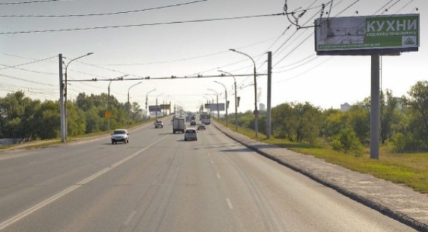 
									Скорость на подъезде к Ленинградскому мосту в Омске снизили до 40 км/ч 