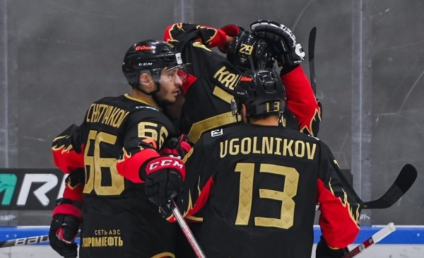 «Омские Крылья» одержали пятую победу подряд
«Омские Крылья» одержали пятую победу подряд