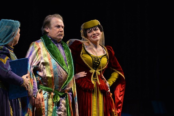 
									В Омской драме бьет рекорды «Ханума»   [ФОТО]  