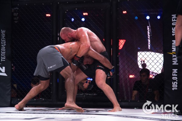 Александр Шлеменко не сумел победить в родном городе Александр Шлеменко не сумел победить в родном городе