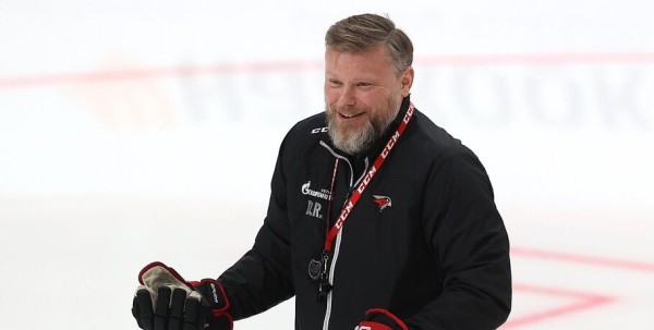 Главный тренер "Авангарда" покидает пост