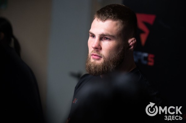 Александр Шлеменко не сумел победить в родном городе Александр Шлеменко не сумел победить в родном городе