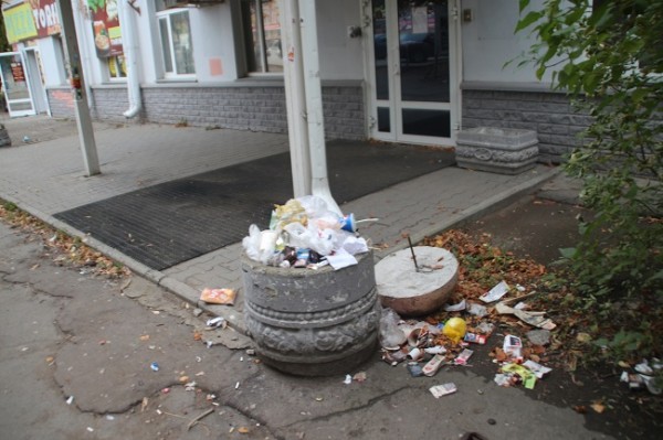 
									«Могу помочь в уборке, но возникает обида»: почему Омск снова уходит в зиму неопрятным? 