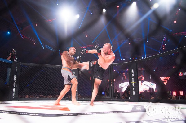 Александр Шлеменко не сумел победить в родном городе Александр Шлеменко не сумел победить в родном городе