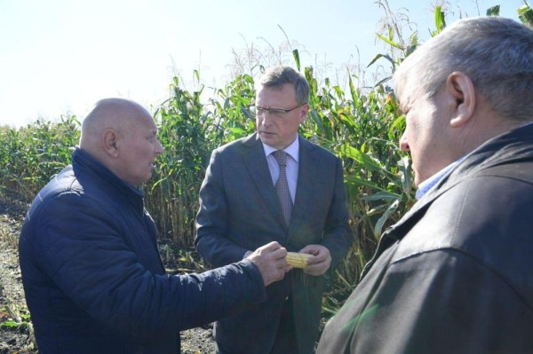 
									Земли в Омской области хотят отдать узбекам  