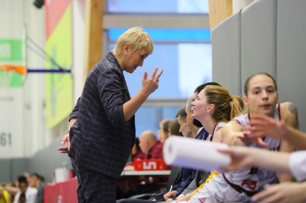 
									«Нефтяник» одержал сенсационную победу на глазах у Буркова   [ФОТО]  