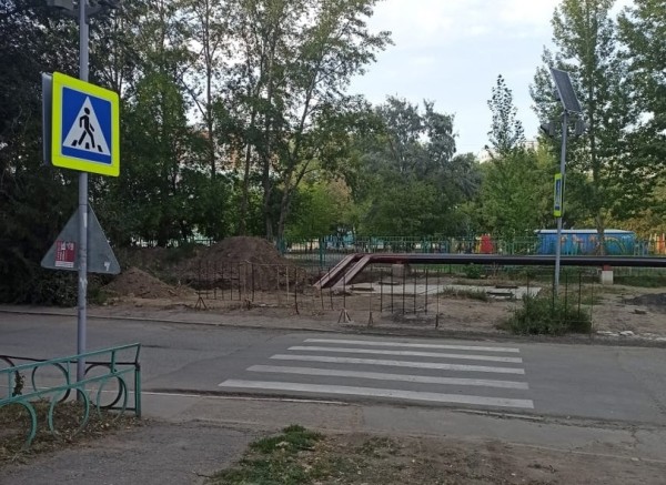 
									Ученики омского лицея попадают на уроки через дырку в заборе   [ФОТО+ОБНОВЛЕНО]   