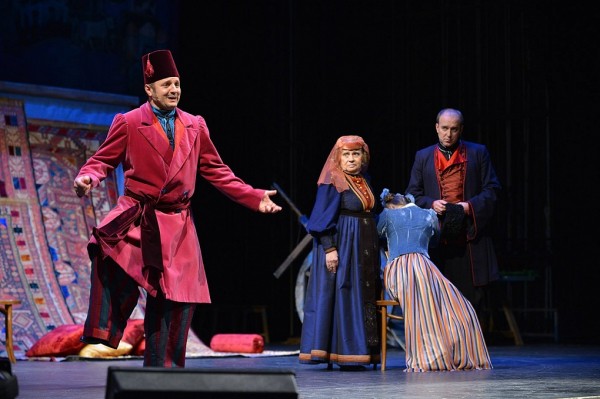 
									В Омской драме бьет рекорды «Ханума»   [ФОТО]  