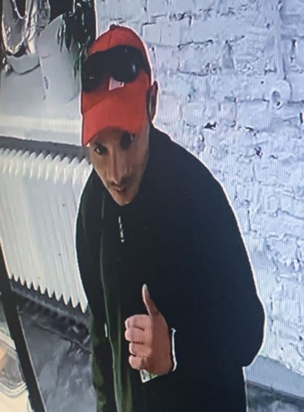 
									Омич украл карту у пенсионера и отправился в гостиницу   [ФОТО]  