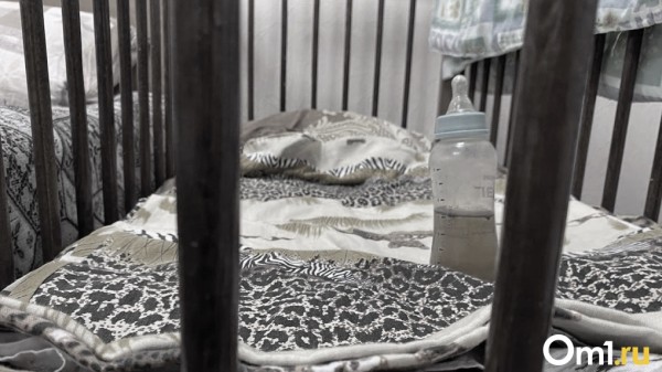 В Омске двухлетний мальчик умер во сне рядом с мамой