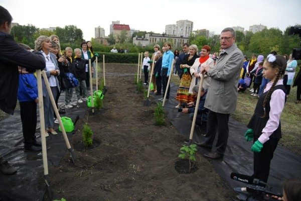 
									На субботнике в Омске высадят 1400 деревьев 
