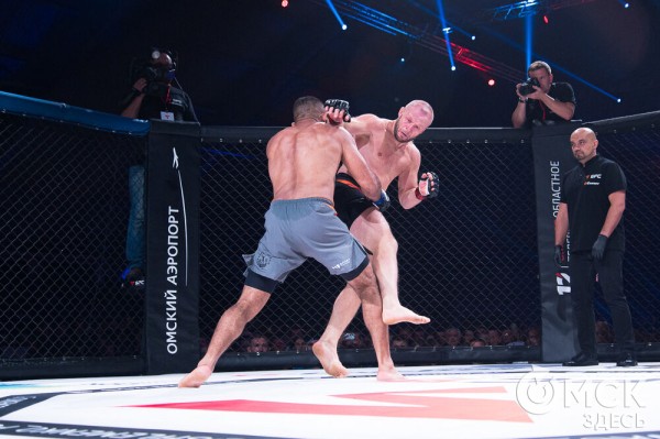 Александр Шлеменко не сумел победить в родном городе Александр Шлеменко не сумел победить в родном городе