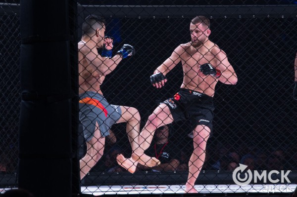 Александр Шлеменко не сумел победить в родном городе Александр Шлеменко не сумел победить в родном городе