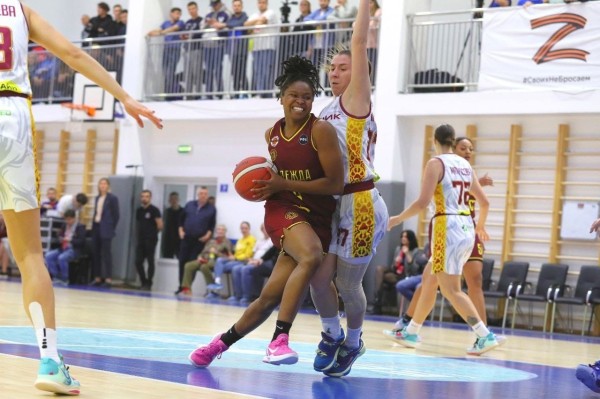 
									«Нефтяник» одержал сенсационную победу на глазах у Буркова   [ФОТО]  