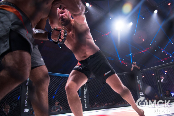 Александр Шлеменко не сумел победить в родном городе Александр Шлеменко не сумел победить в родном городе