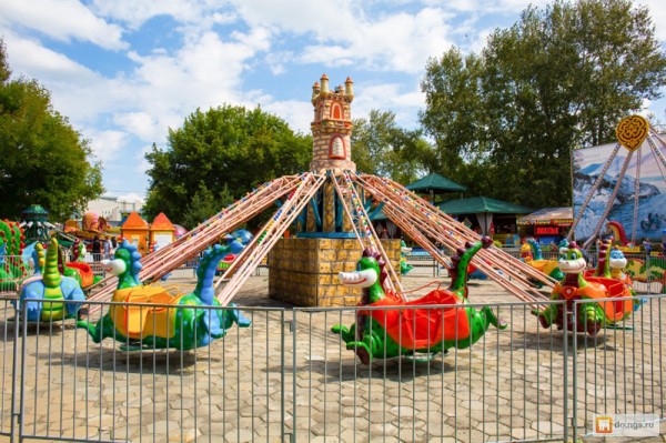 
									В омских парках сократили время работы каруселей 