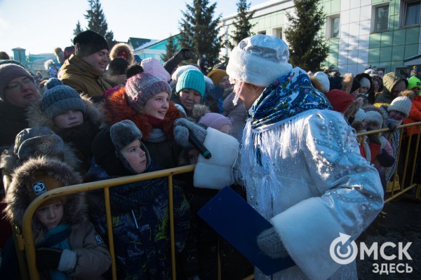 Дед Мороз из Великого Устюга навестил омичей