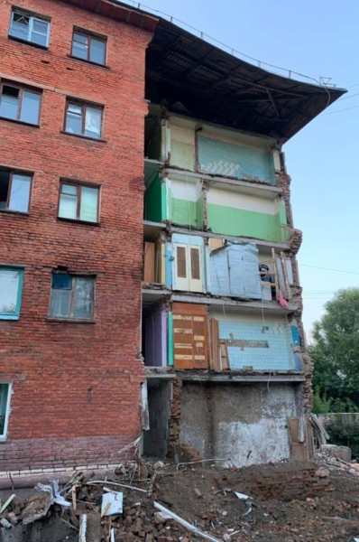 В Омске собственники дома, в котором рухнула стена, получили более 140 млн
В Омске собственники дома, в котором рухнула стена, получили более 140 млн