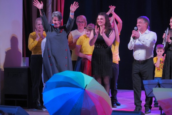 Танец для самой нежной и любимой: как воспитанники "Планеты друзей" поздравляли своих мам