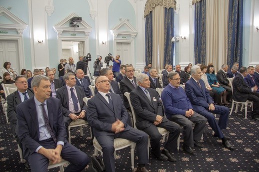 
									Варнавский первым получил медаль «200-летие Омской области»   [ФОТО]  