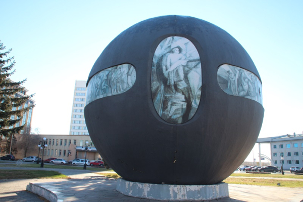 
									Почему в Омске вдруг решили избавиться от шара Бухгольца? 