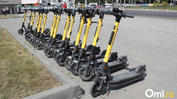 Уходят на зимние каникулы: в Новосибирске закрыли сезон электросамокатов