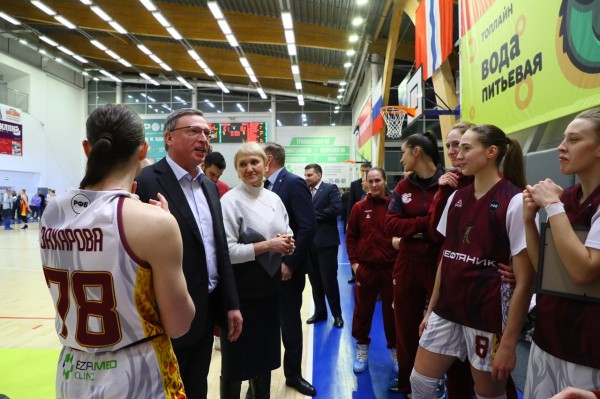 
									«Нефтяник» VS УГМК: Бурков рассказал, за кого болел   [ФОТО]  