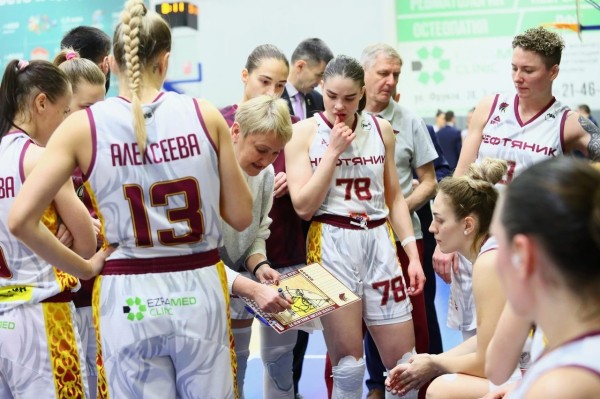 
									Омский «Нефтяник» провел один из самых неудачных матчей в сезоне   [ФОТО]  