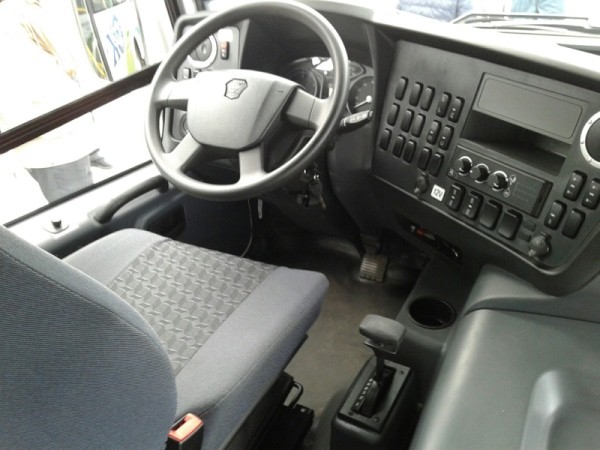 Персональному водителю в Омске готовы платить больше 100 тысяч рублей