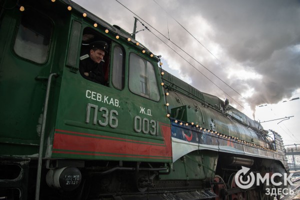 Дед Мороз из Великого Устюга навестил омичей