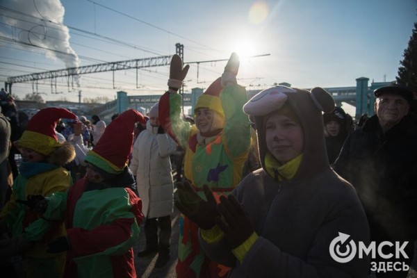 Дед Мороз из Великого Устюга навестил омичей