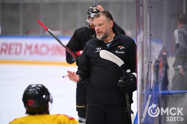 Под тенью Рябыкина. У "Авангарда" продолжаются "качели", клуб ищет нового вратаря