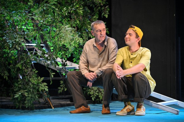 
									Премьера в Омской драме: очищающие слезы и возвращение в мир детства   [ФОТО]  