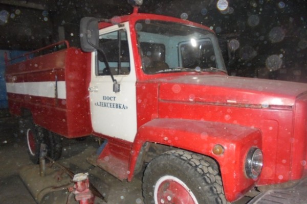 
									Омские заключенные ремонтируют пожарные машины   [ФОТО]  