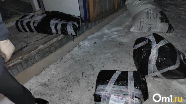 Перед Новым годом в Омске задержали грузовики с форелью и чёрной икрой