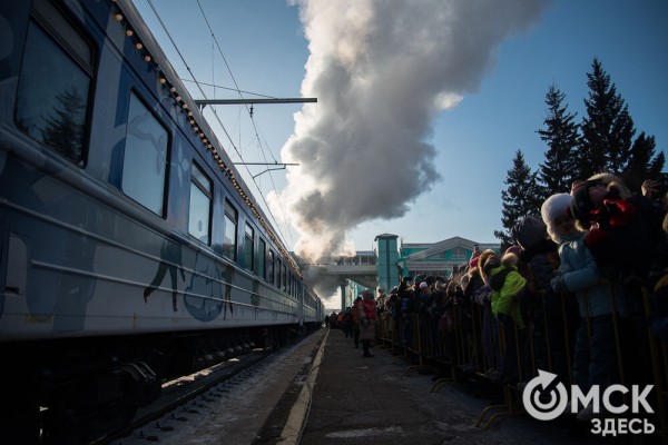 Дед Мороз из Великого Устюга навестил омичей