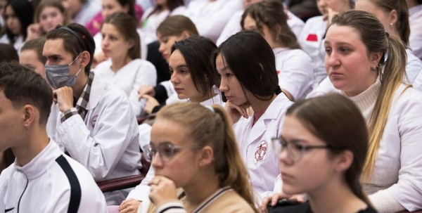 Студенты омского медколледжа стали потенциальными донорами костного мозга
