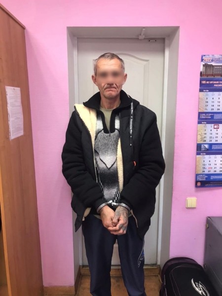 
									Омич связал веревкой гостеприимного соседа и забрал у него телефон   [ФОТО]  