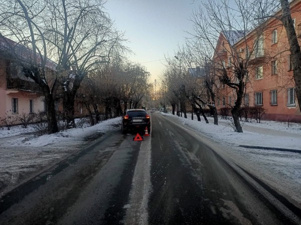 
									В Омске рядом с детской поликлиникой сбили ребенка   [ФОТО]  