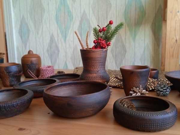 Отец Яков, Зайка и Гончар. Актёр Роман Николаев рассказал о работе в театре и "зове предков"