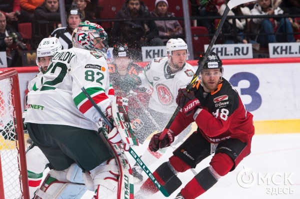 "Ак Барс" не сумел прервать победную серию "Авангарда"