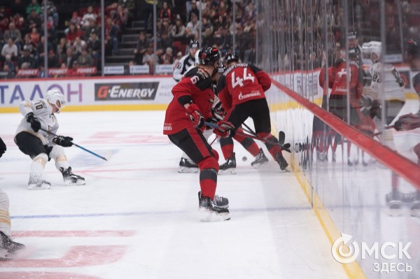 Под тенью Рябыкина. У "Авангарда" продолжаются "качели", клуб ищет нового вратаря