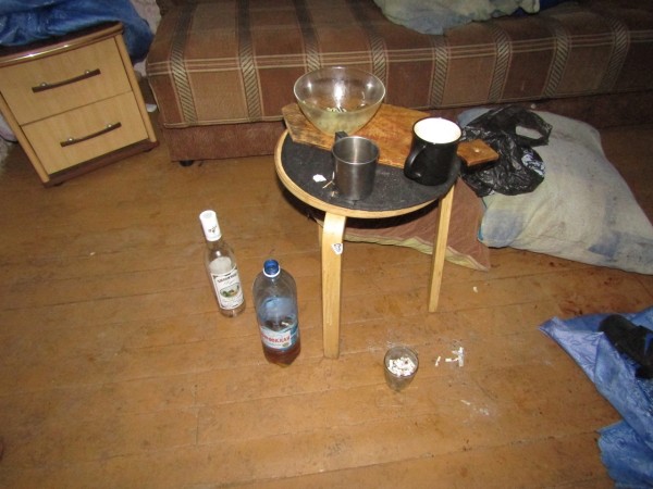 
									Омич связал веревкой гостеприимного соседа и забрал у него телефон   [ФОТО]  